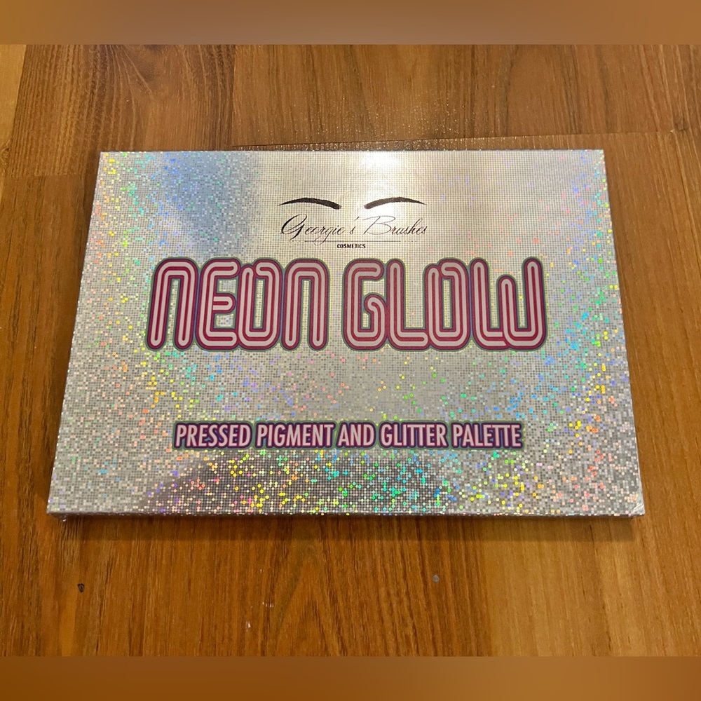 RARE DISCONTINUED Georgie’s Brushes Neon Glow Eyeshadow Pigment &Glitter Palette